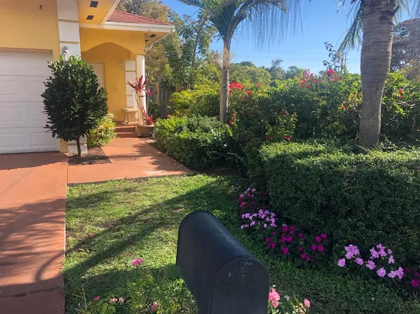 1008 NW 2nd Ave, Hallandale, FL 33009