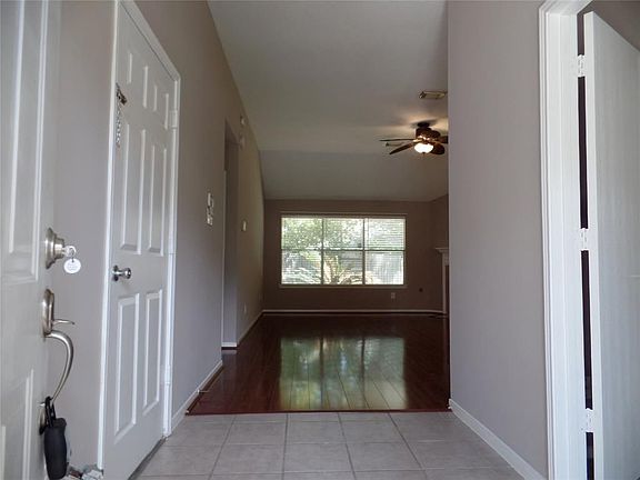 3rd image of 1607 Sandy Park Dr