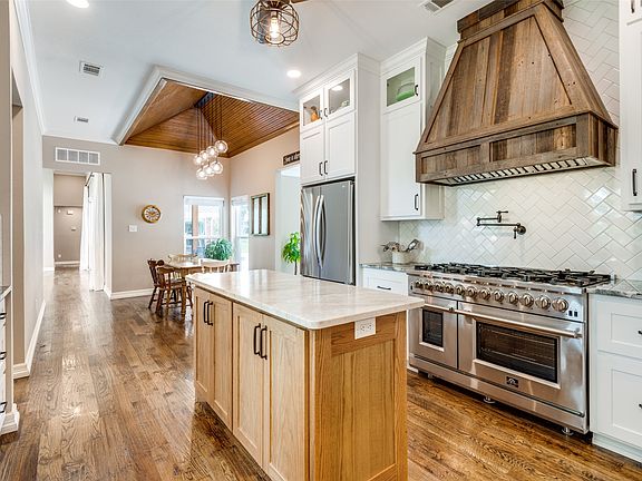 4th image of 459 Chippendale Dr