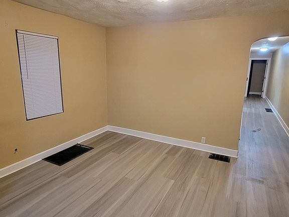 4th image of 3057 N Gale St #3059