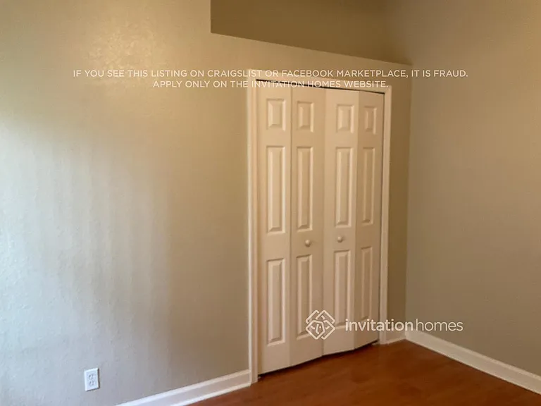 6469 Bay Island Ct — Photo 12