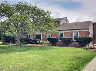 3075 Winchester Rd, West Bloomfield, MI 48322