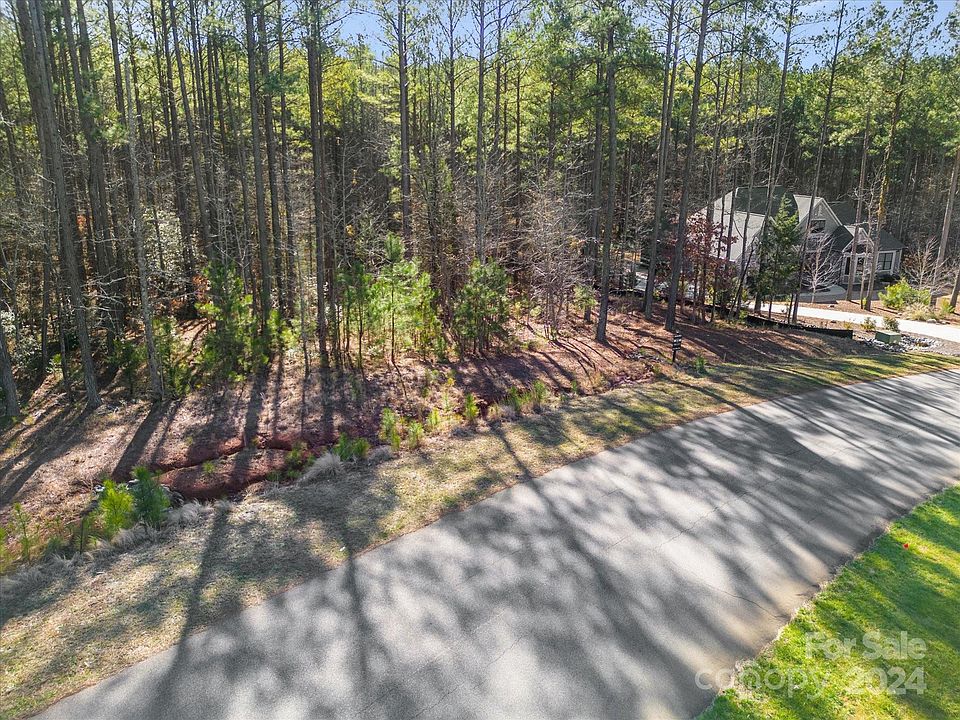2nd image of 6125 Chimney Bluff Rd