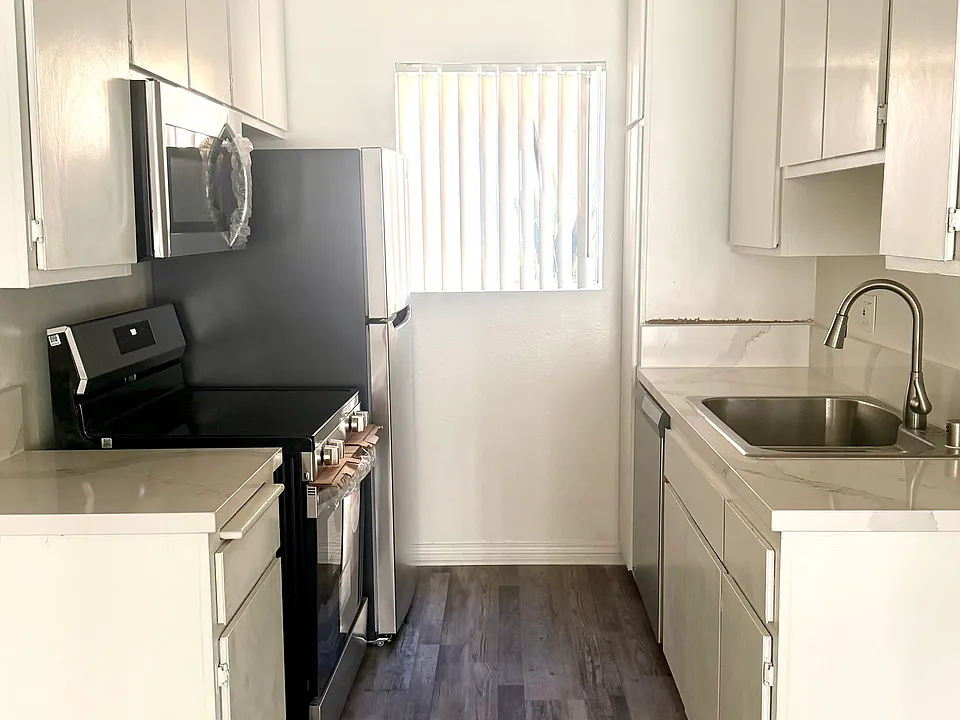 533 Ashland Ave #104