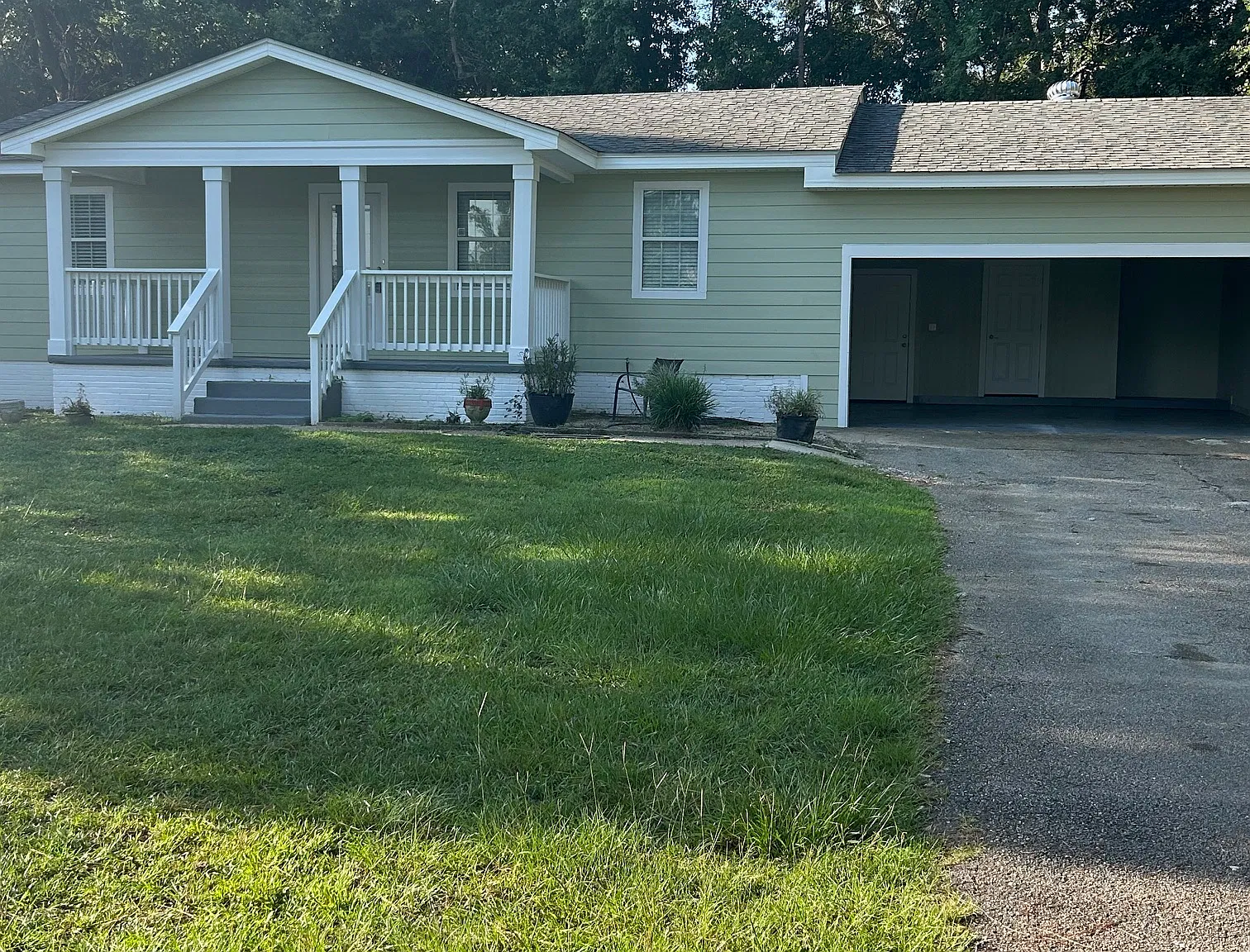 3 bed, 1000 sqft, $1,695 — Photo 1