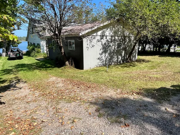 768 Forest Park Rd, Laurentian Valley, ON K8A 6W2