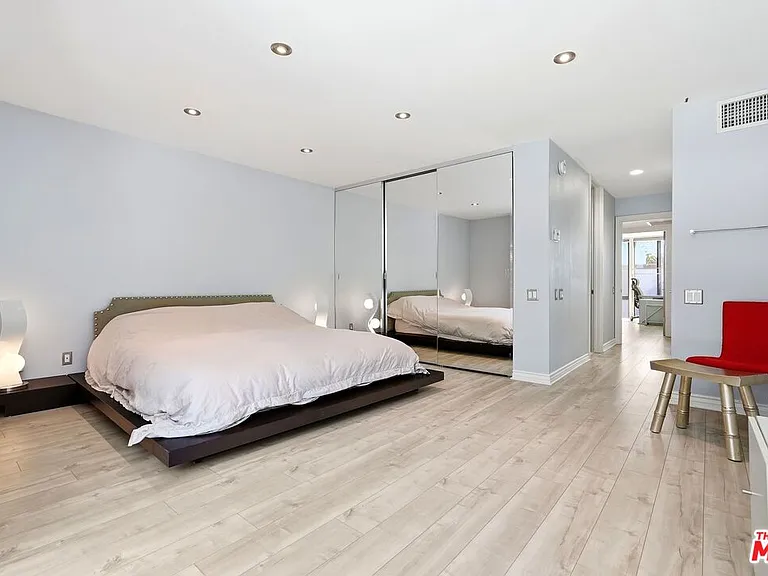 1033 Carol Dr #T16 — Photo 11