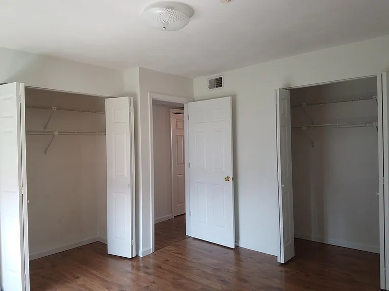418 W 4th St #D — Photo 15