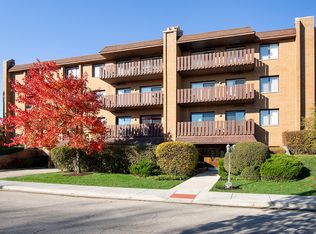 1795 Lake Cook Rd APT 103, Highland Park, IL 60035