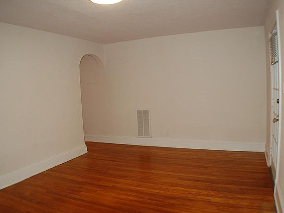 3rd image of 3505 Hanover Ave #1
