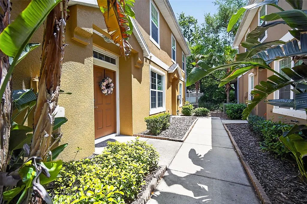 2 bed, 2.0 bath, 1264 sqft, $2,500 — Photo 2