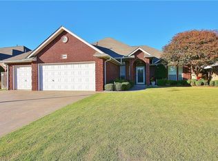 1309 NW 9th St, Moore, OK 73170