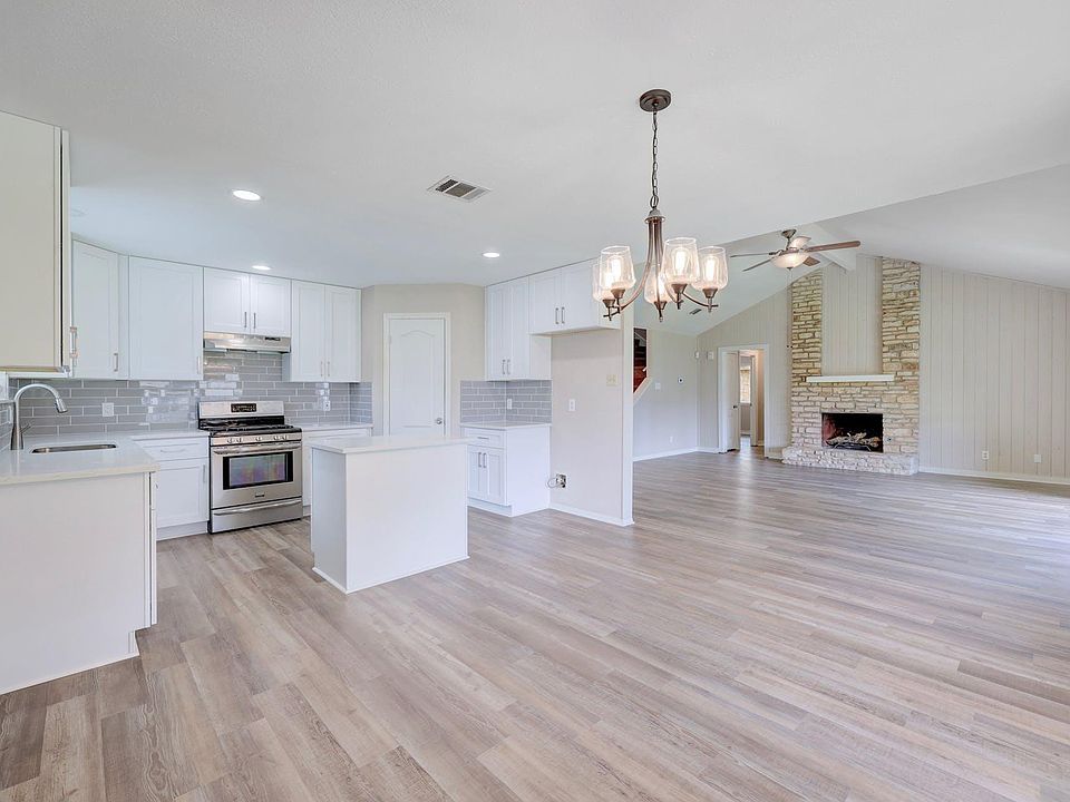 1st image of 200 Woodmont Dr