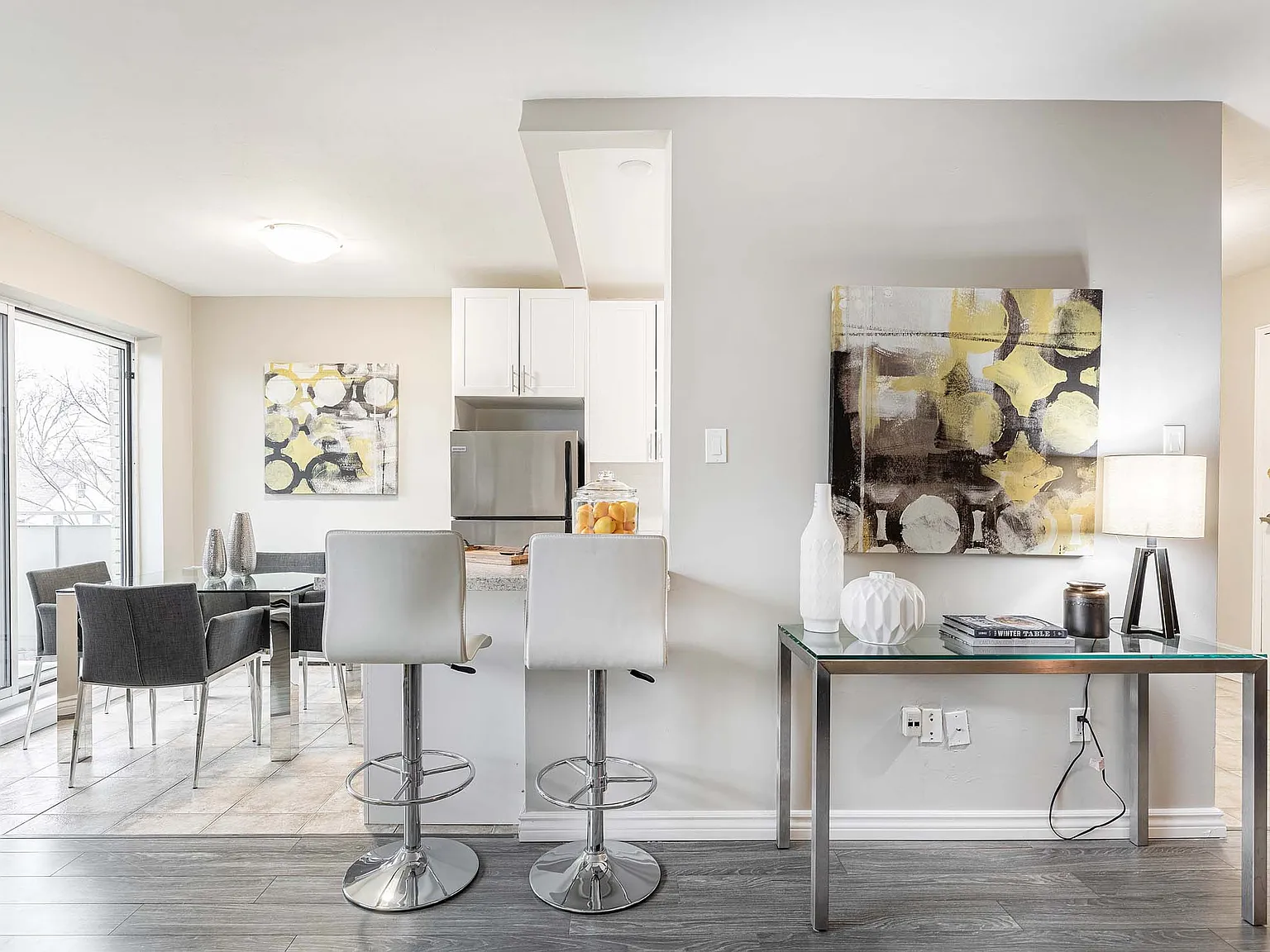 Stirling Place — Photo 1