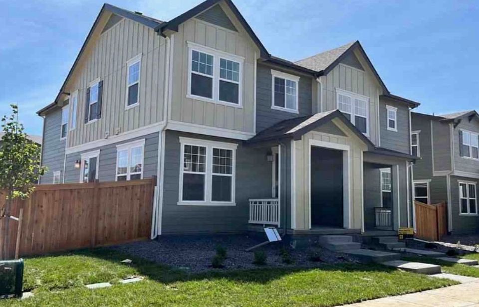 1st image of 28304 E 6th Pl