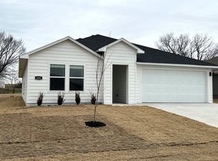 430 Riggs St, Prairie Grove, AR 72753