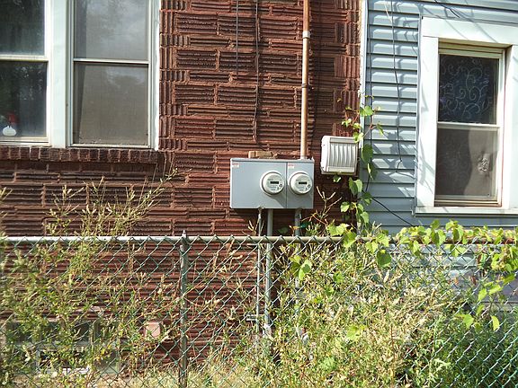 5th image of 249 Tyler St