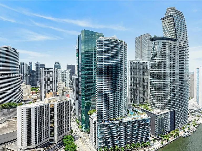 500 Brickell Ave #1100 — Photo 37