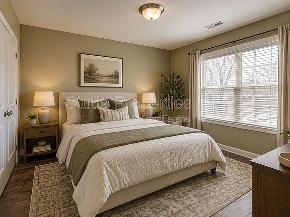 2nd image of 145 Bruin Dr #123