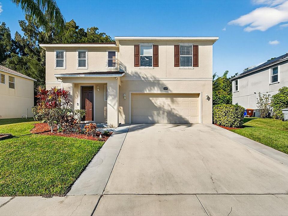 1st image of 689 Carriage Lake Way