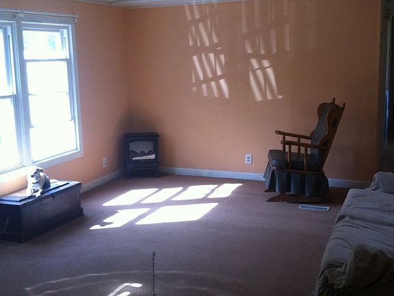 5th image of 64 Nichols Ln