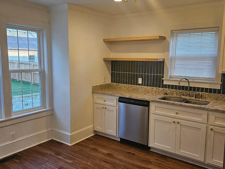 405 Anderson St — Photo 6