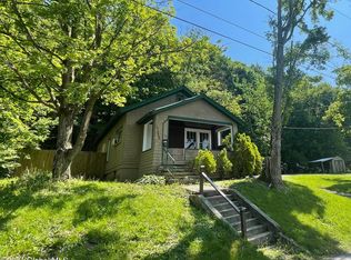30 Mountain St, Whitehall, NY 12887