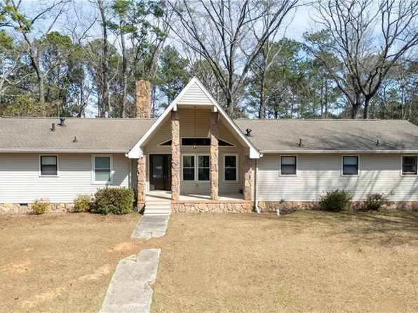 3304 Ontario Dr, Northport, AL 35473