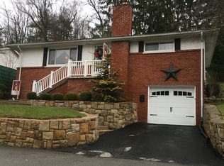 1126 S Park Dr, Fairmont, WV 26554