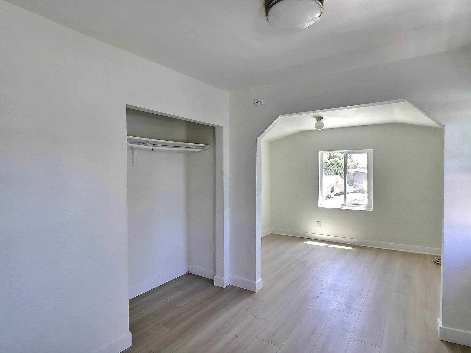 283 Parke St — Photo 3