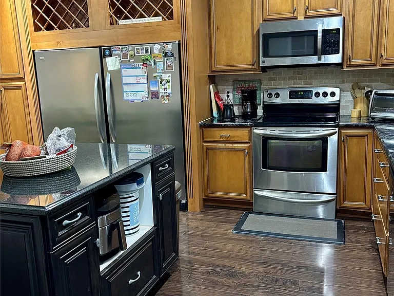 322 Patricia Ave — Photo 12