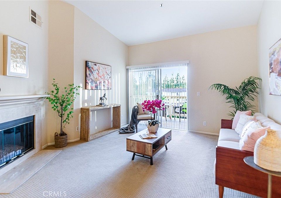 1st image of 5805 Oak Bend Ln Unit 302