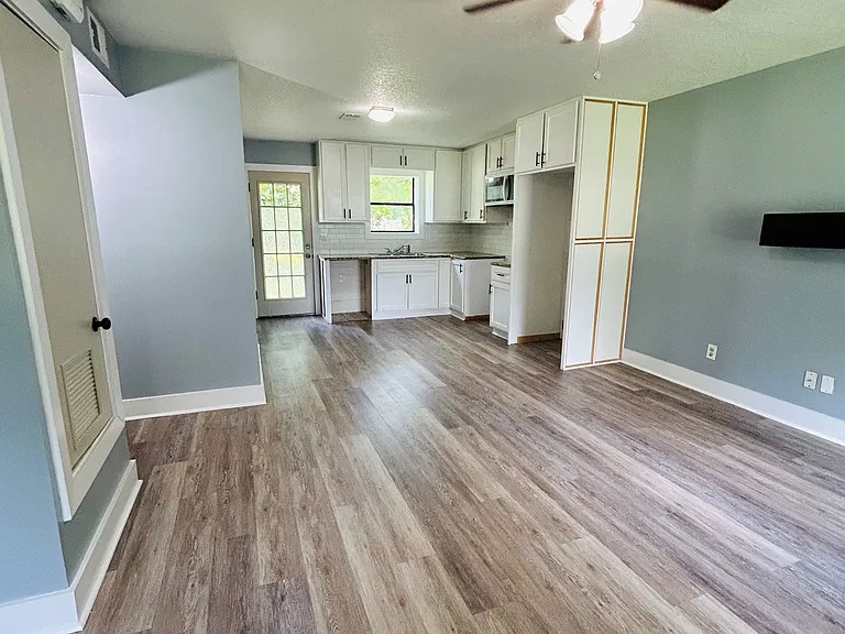 1021 Peggy Dr — Photo 10
