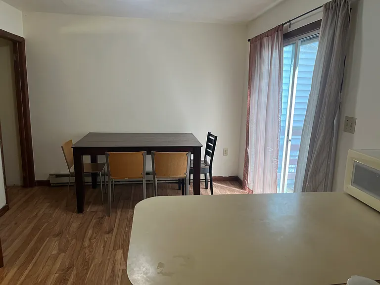 295 Oakwood Ave — Photo 4