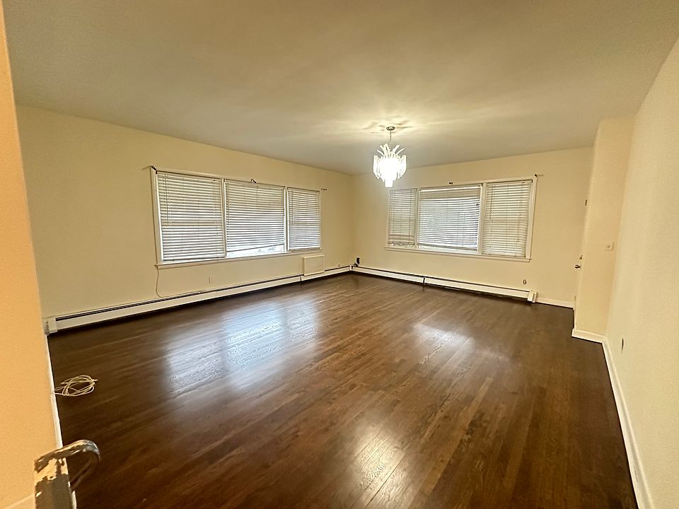 1st image of 316 McLean Ave Floor 1