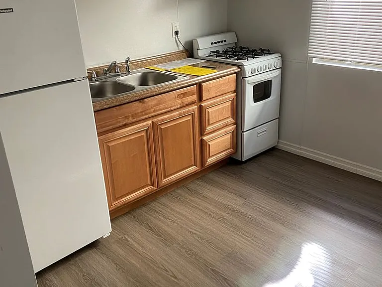 832 Azusa Ave #4 — Photo 5
