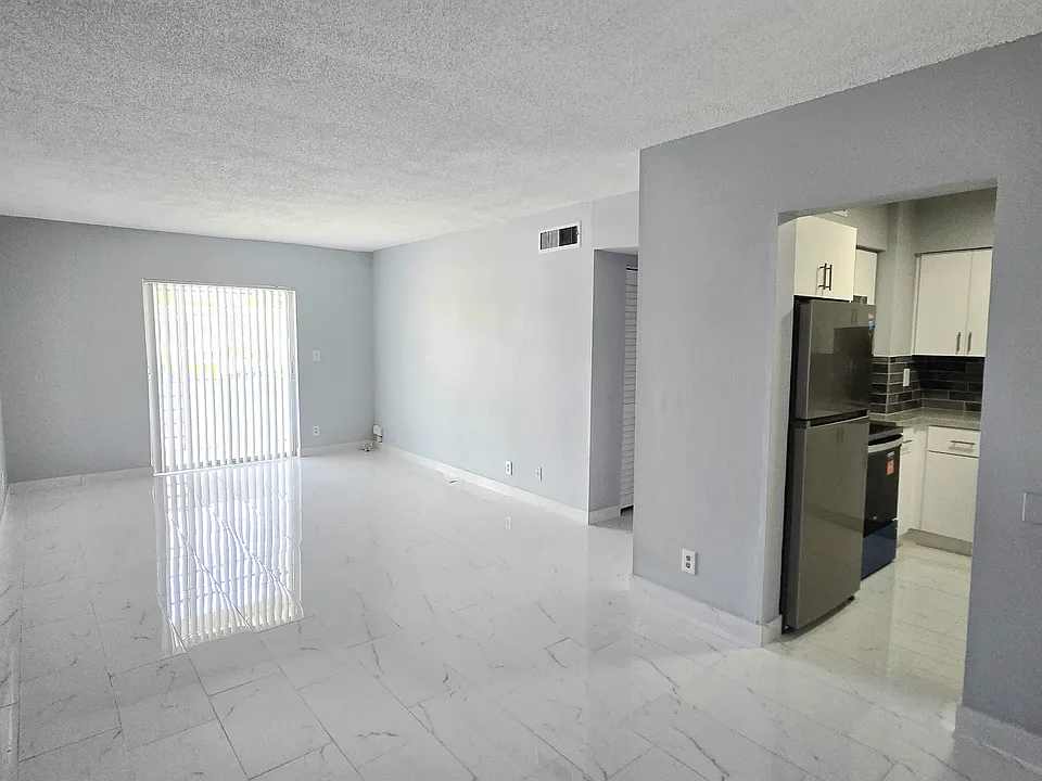 6505 Winfield Blvd #B-31