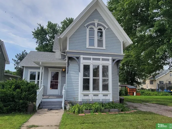 908 E 5th St, York, NE 68467