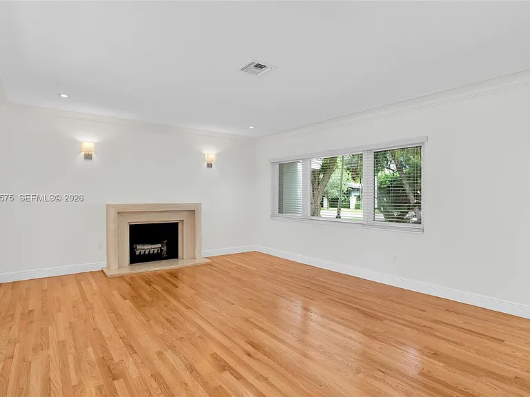 1100 S Alhambra Cir — Photo 6
