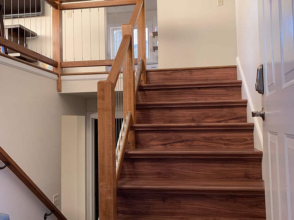 Split level entrance. Steps up to main living and 3beds/1 bath.