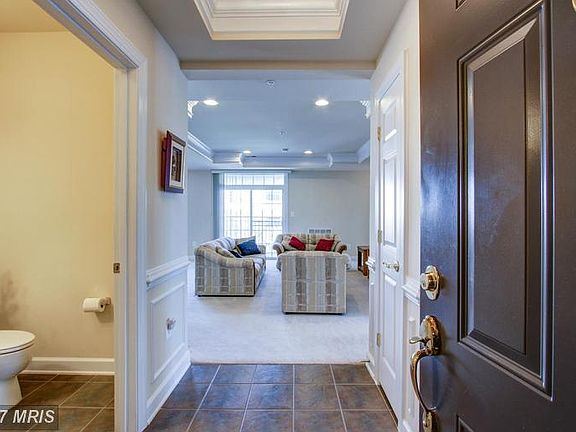 4th image of 411 King Farm #302