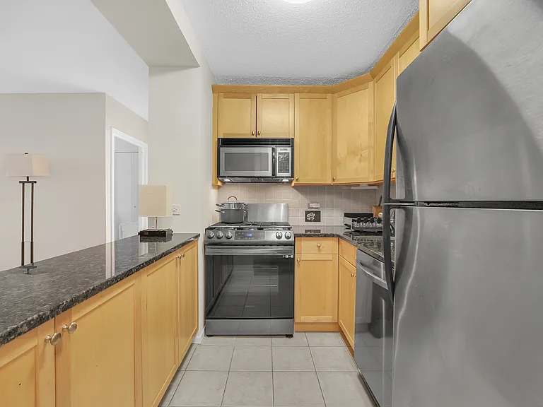 130 W 67th St #3E — Photo 5