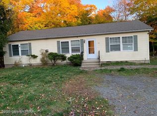 9523 Jasmine Dr, Tobyhanna, PA