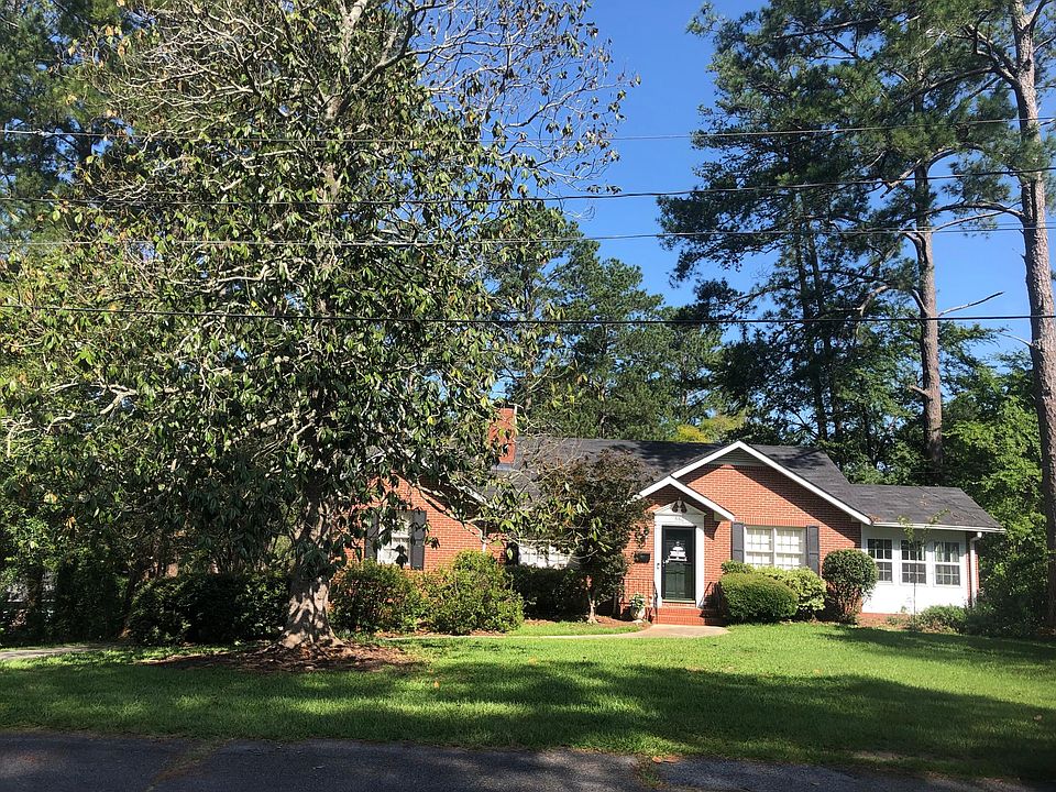 2nd image of 560 Adrian Pl