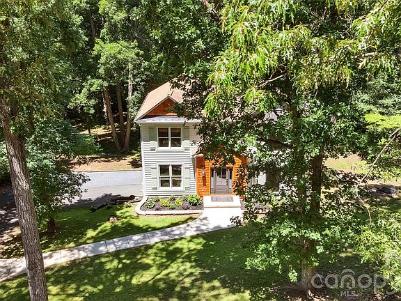 2nd image of 1433 Lurecliff Pl