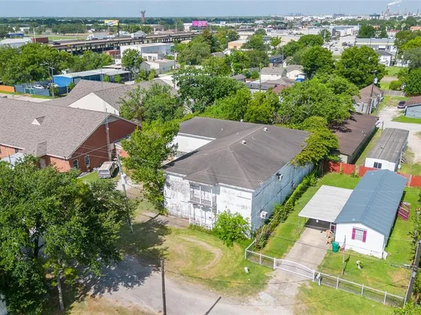 605 Shaw Avenue, Pasadena, TX 77506