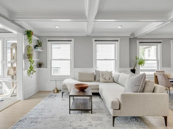 27 Central Rd #1, Somerville, MA 02143