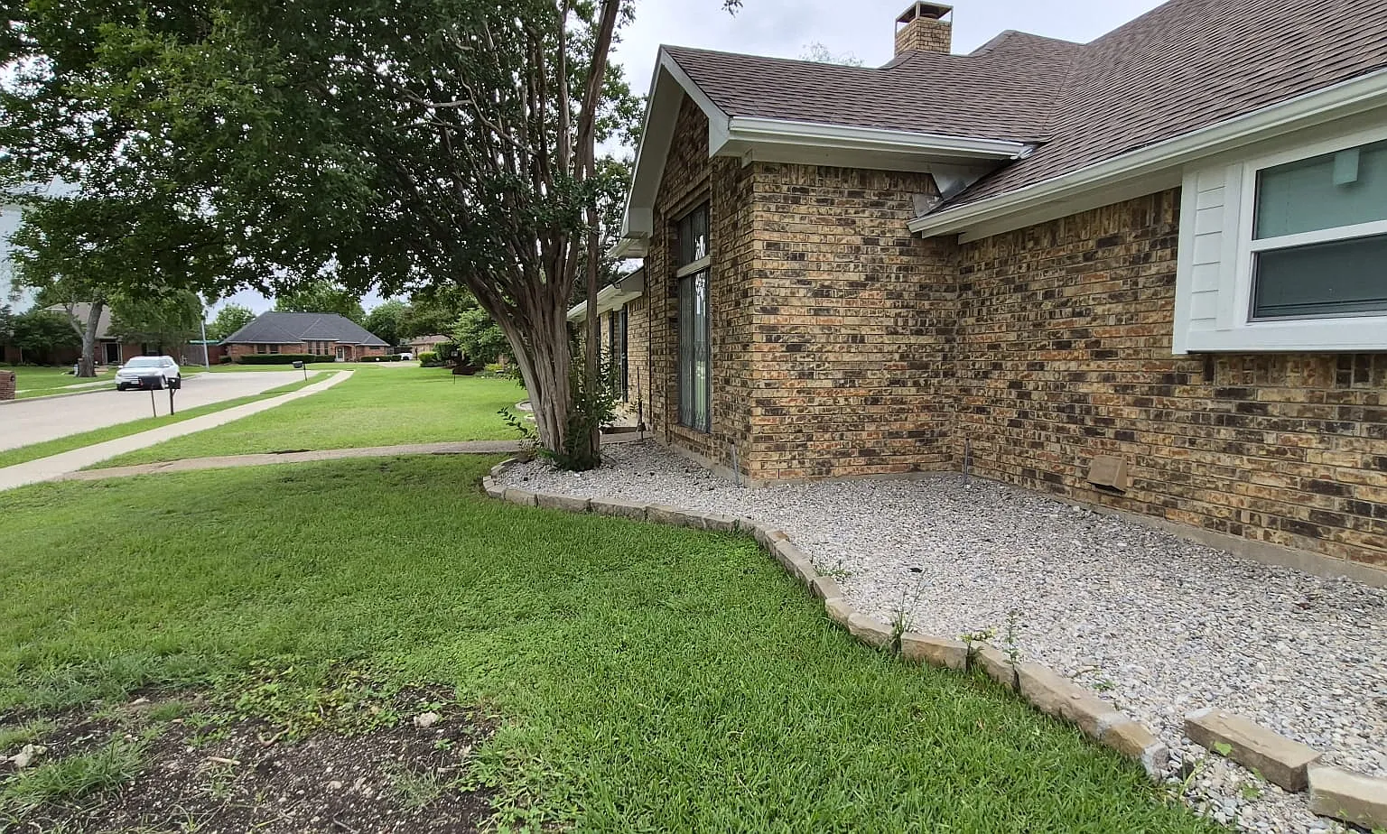5 bed, 2432 sqft, $4,200 — Photo 2