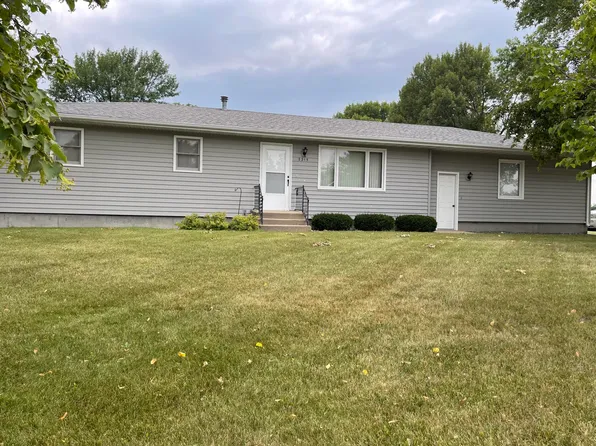 2215 N Dakota St, Aberdeen City, SD 57401