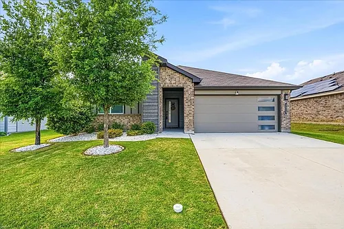 1513 Hulen Park Trl Photo 1